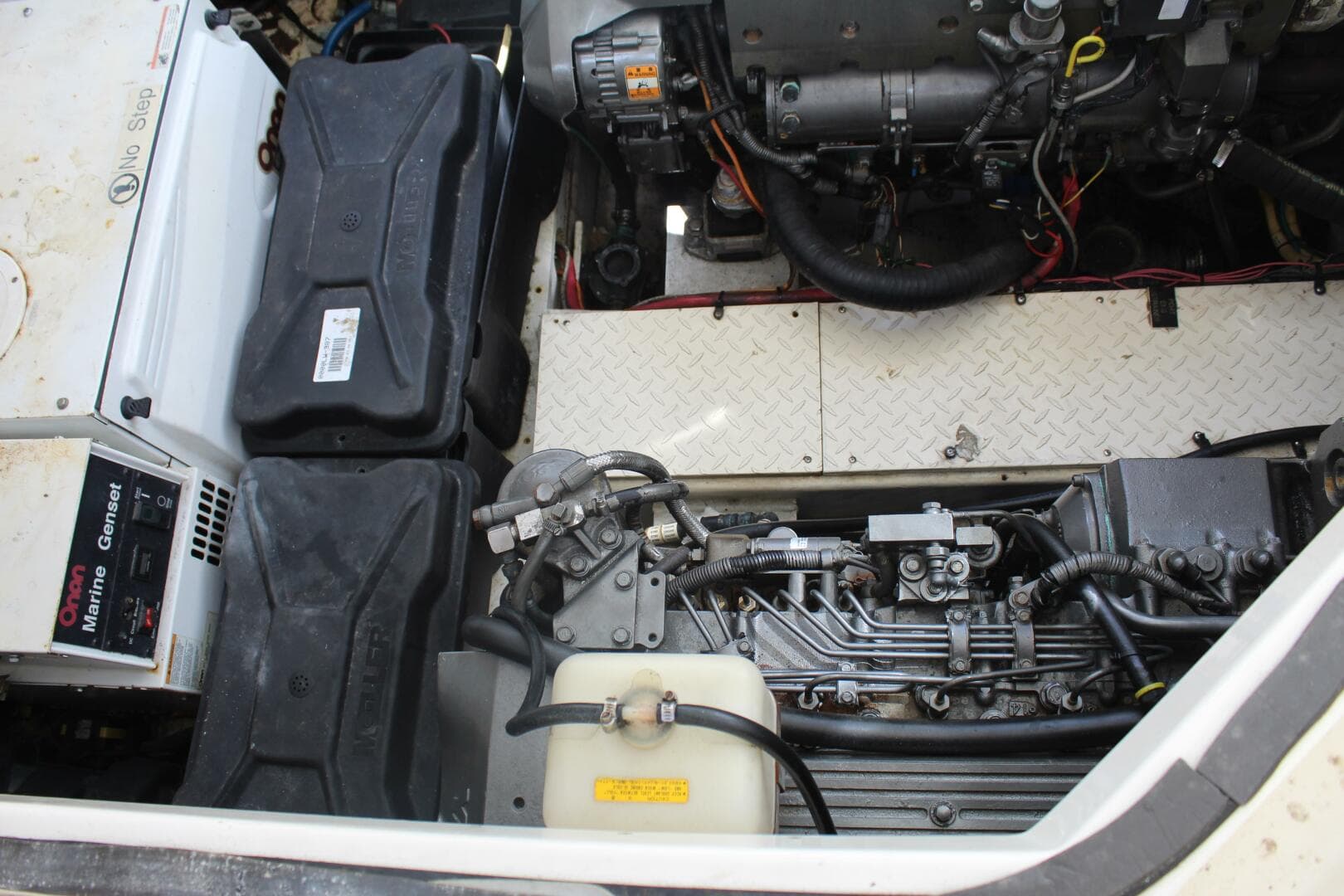 2007 Cruisers Yachts 420 Express — photo 40