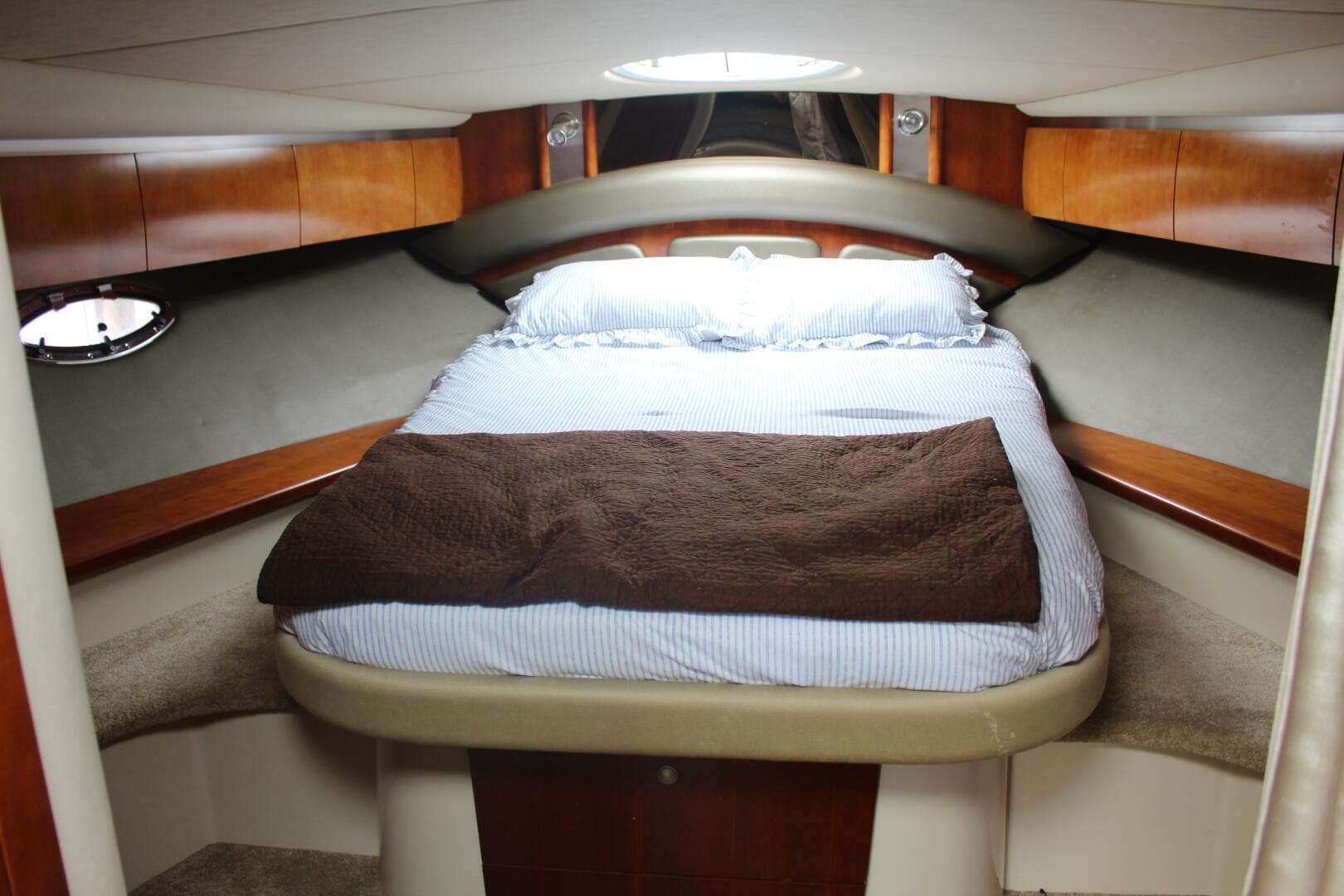 2007 Cruisers Yachts 420 Express — photo 30