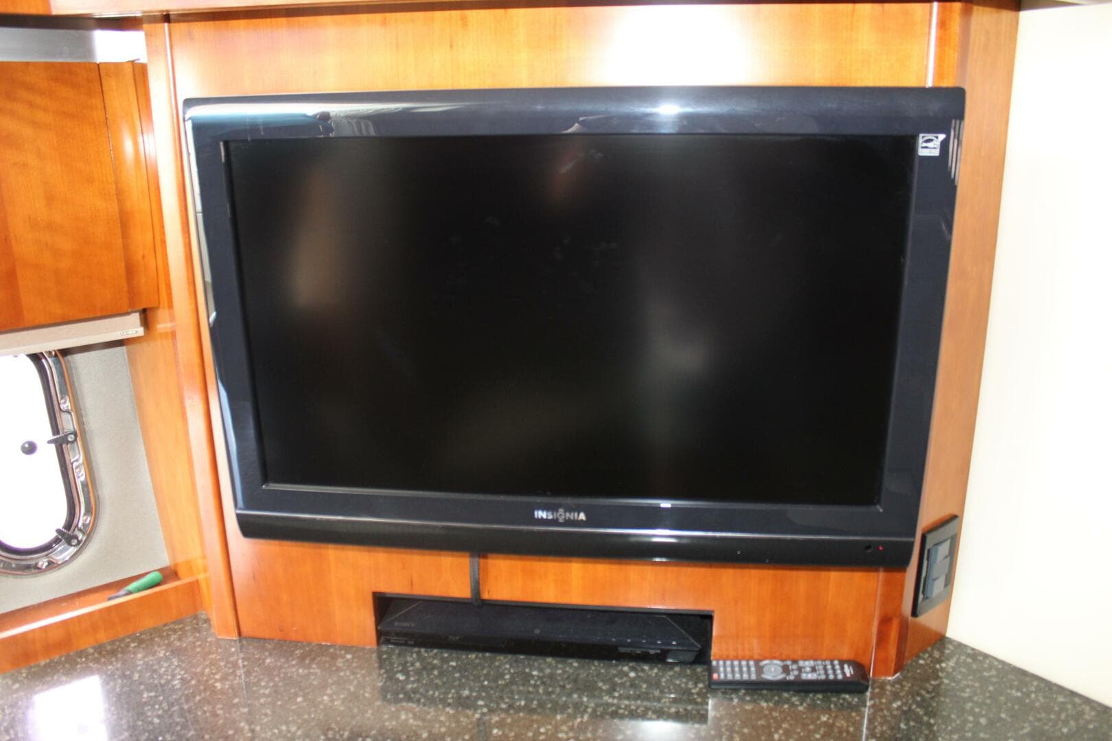 2007 Cruisers Yachts 420 Express — photo 28