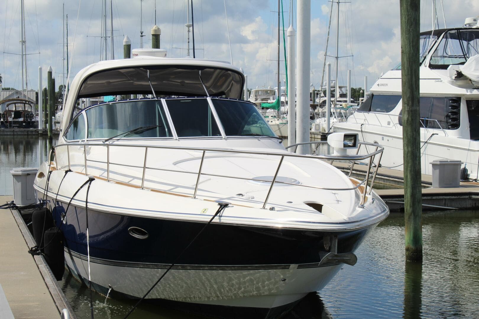 2007 Cruisers Yachts 420 Express — photo 2