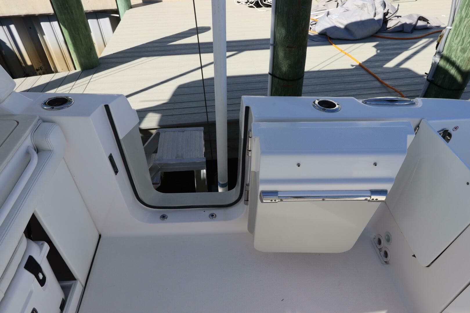 2021 Edgewater 262 CX Crossover — photo 7