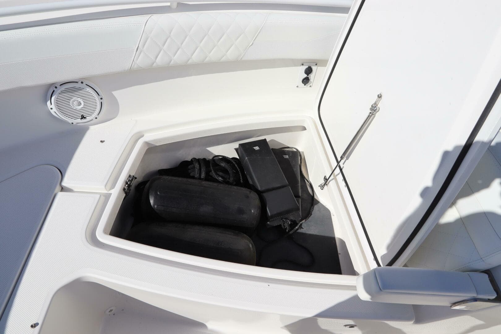 2021 Edgewater 262 CX Crossover — photo 31