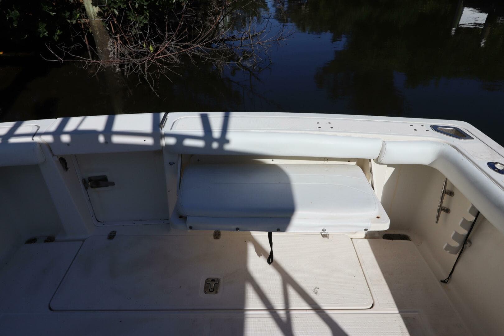 2000 Pursuit 3000 Express — photo 9