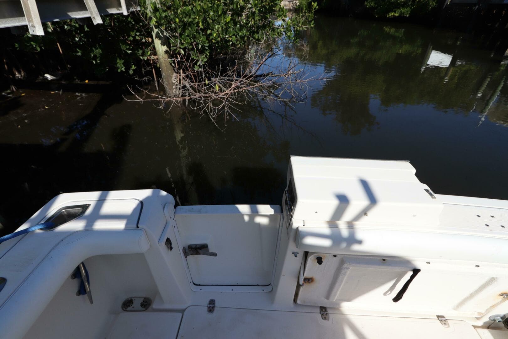 2000 Pursuit 3000 Express — photo 10