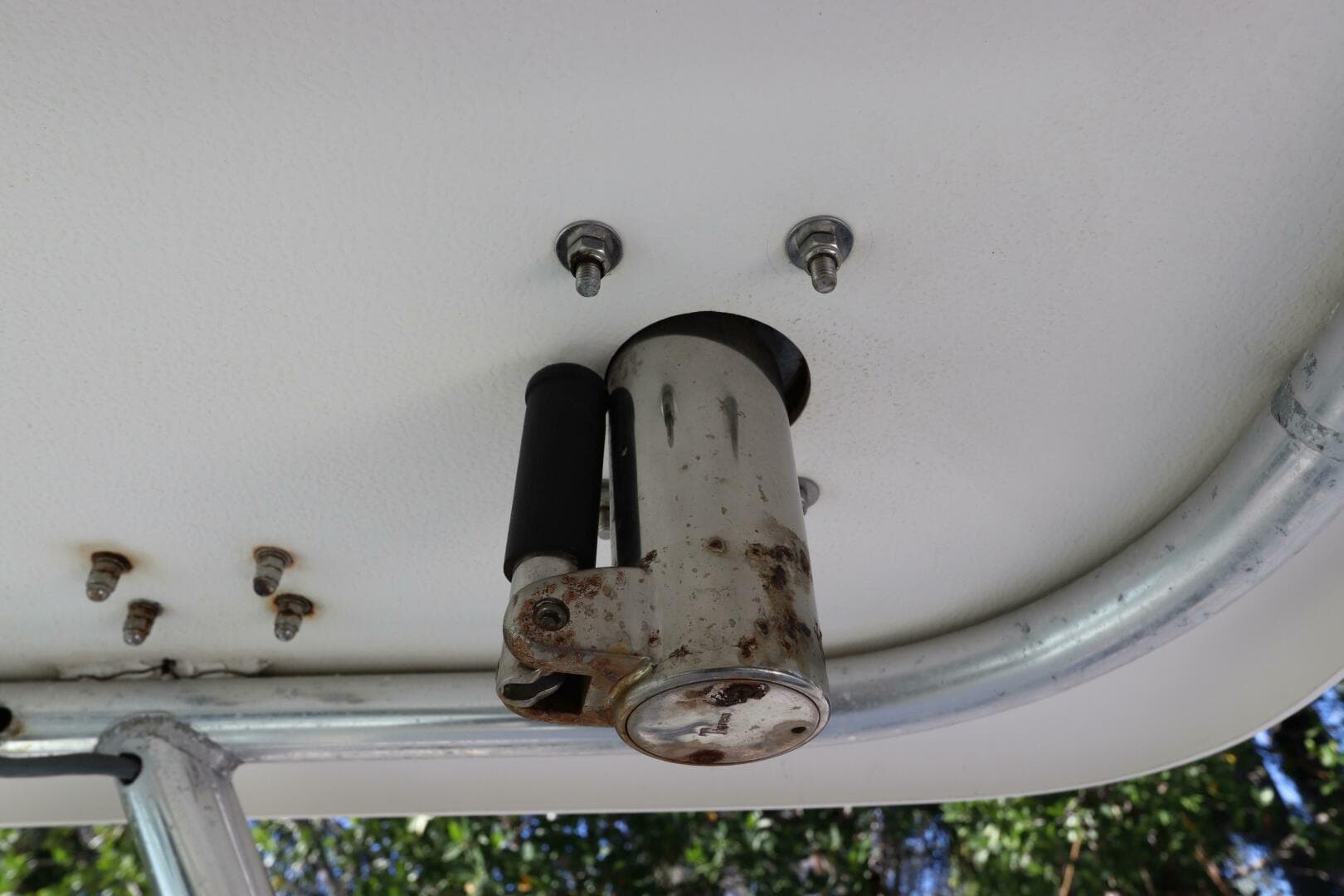 2000 Pursuit 3000 Express — photo 6