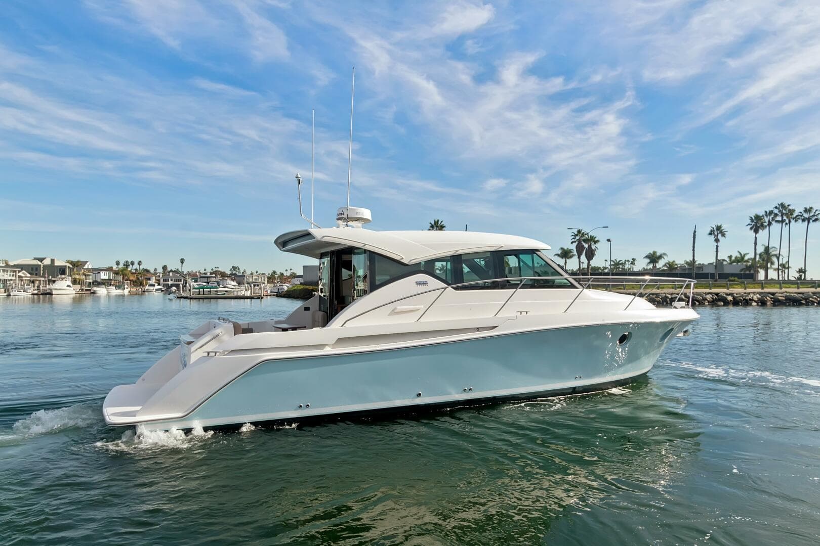 2017 Tiara Yachts 39 Coupe — photo 37