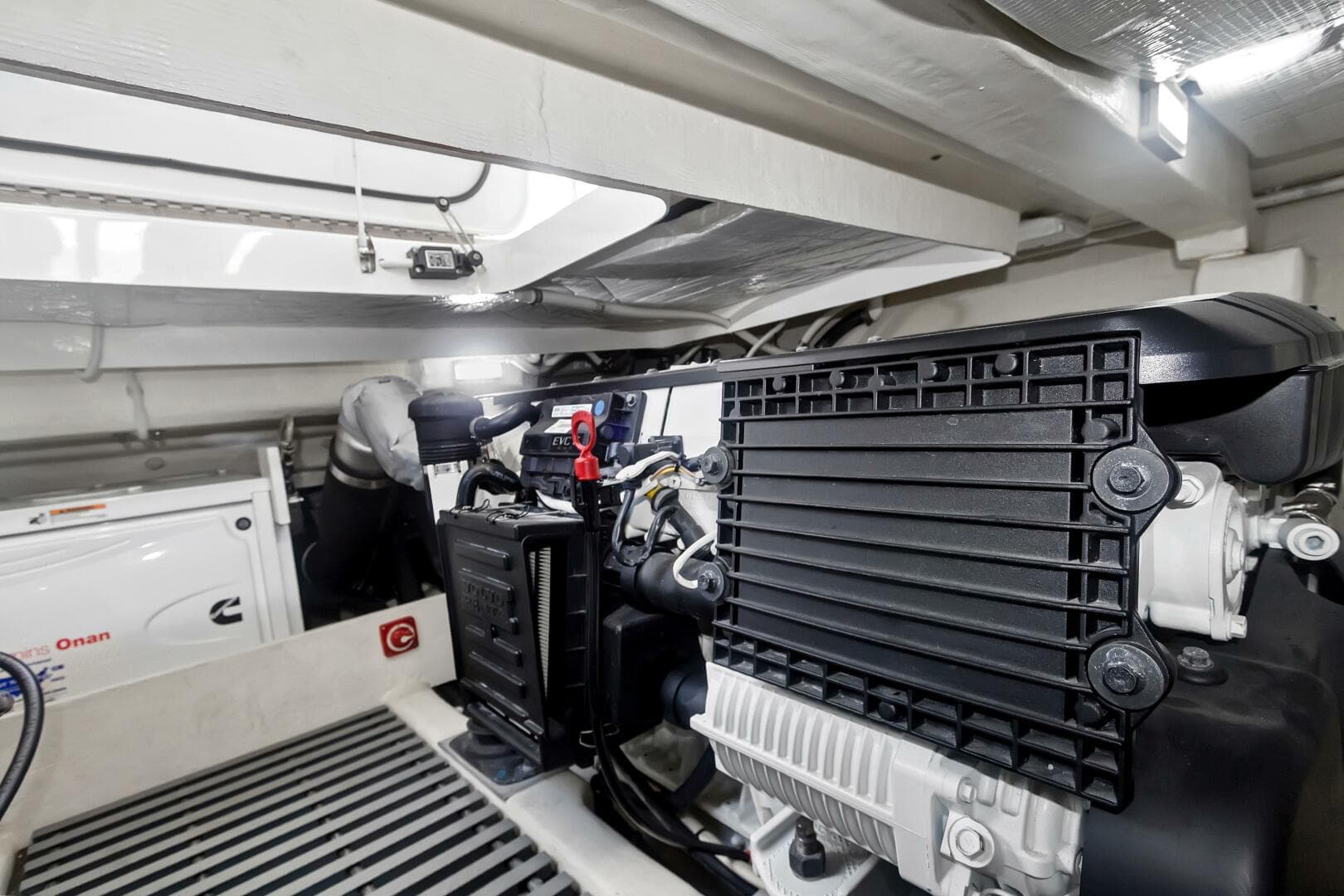 2017 Tiara Yachts 39 Coupe — photo 30