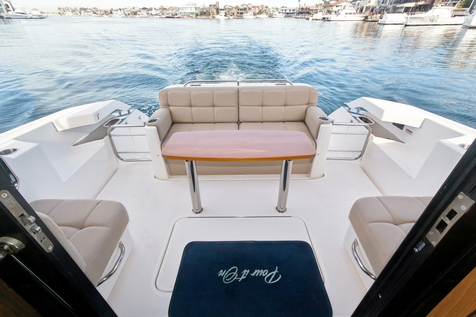 2017 Tiara Yachts 39 Coupe — photo 20