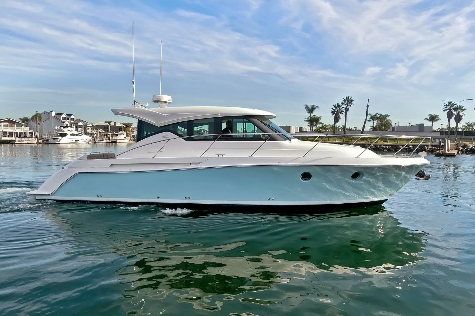 2017 Tiara Yachts 39 Coupe