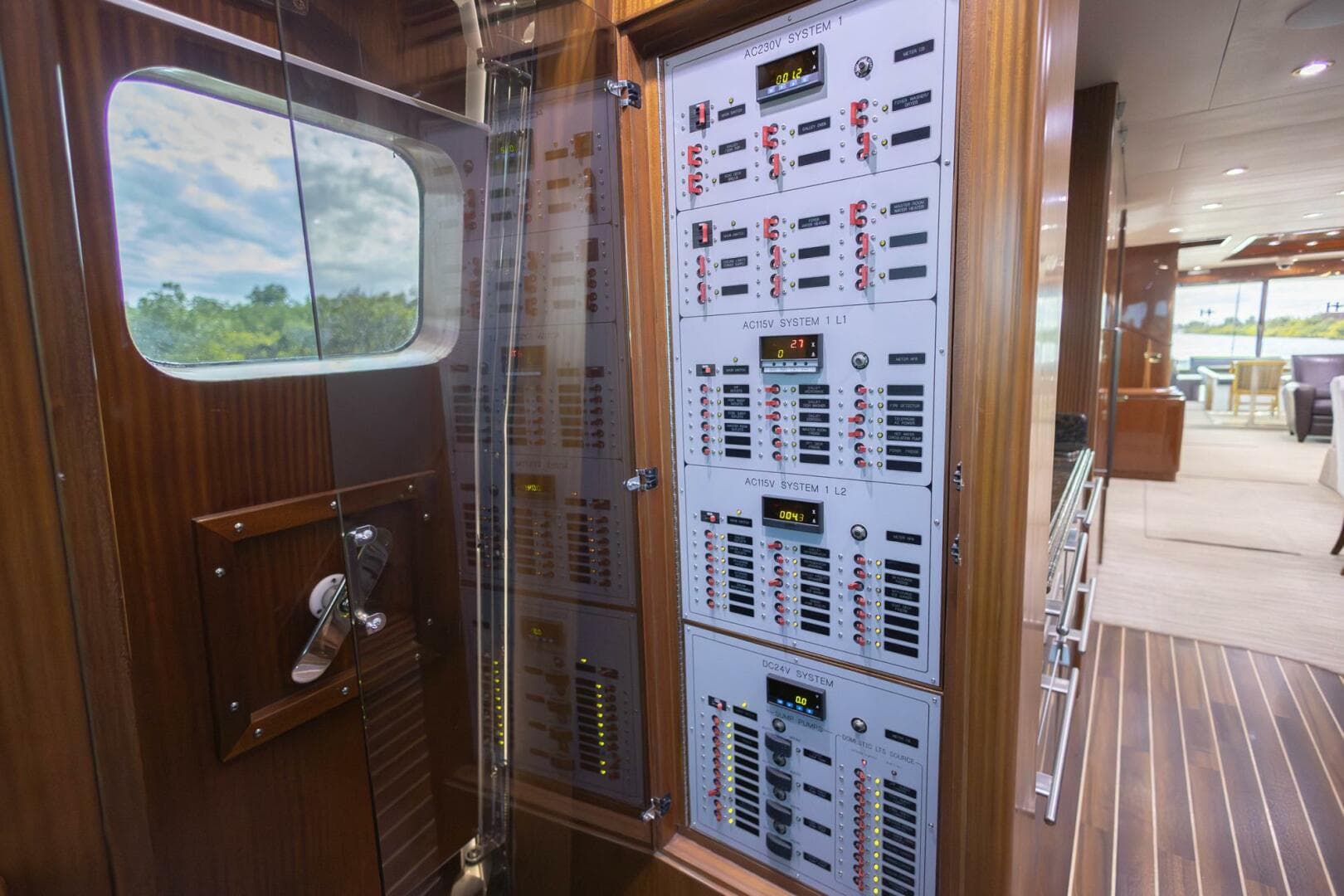 2009 Hargrave — photo 25