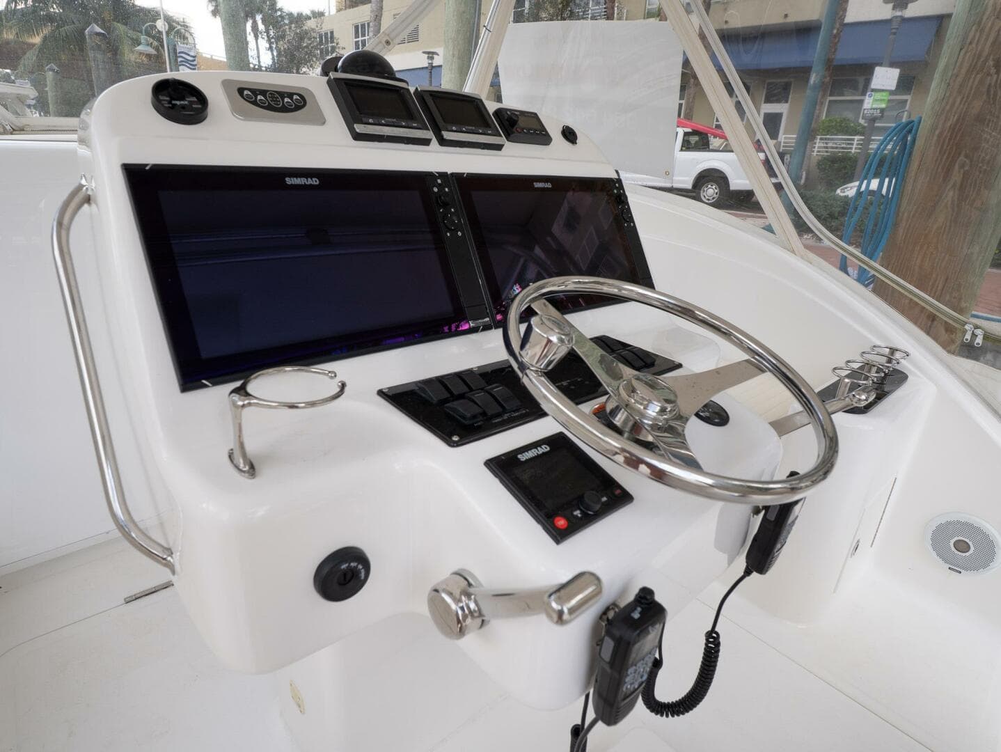 2017 Out Island Seatek 36 Express — photo 9