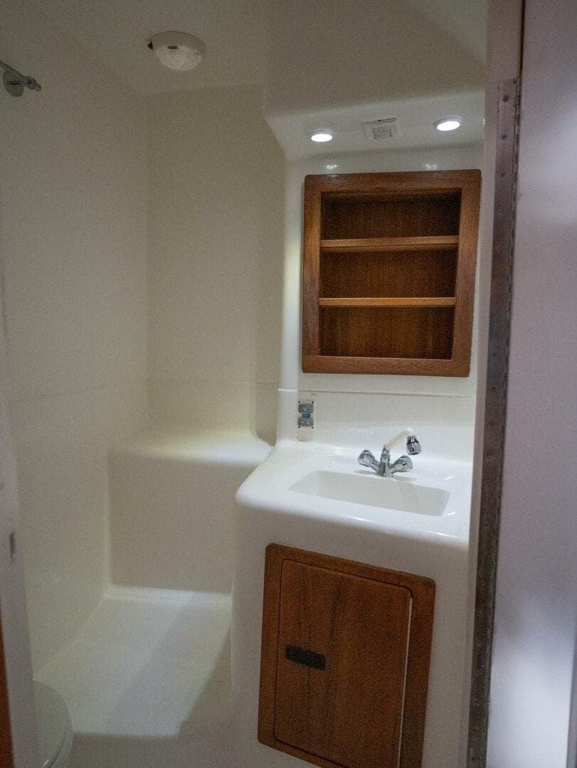 2017 Out Island Seatek 36 Express — photo 17