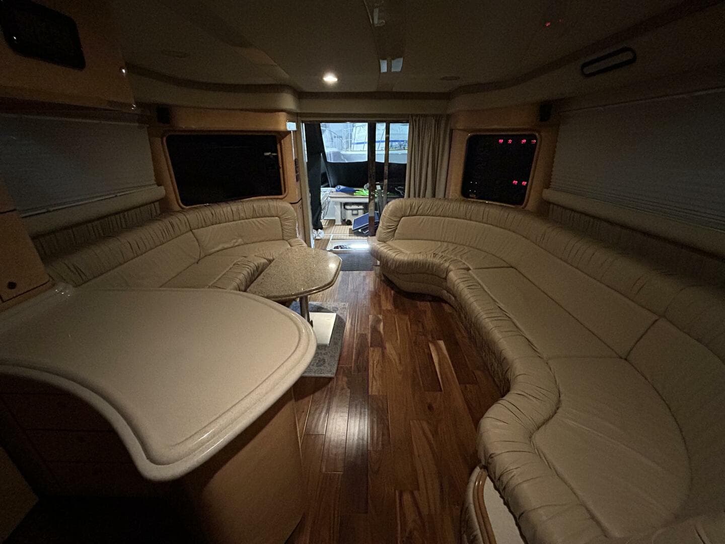 1999 Sea Ray 560 Sedan Bridge — photo 6