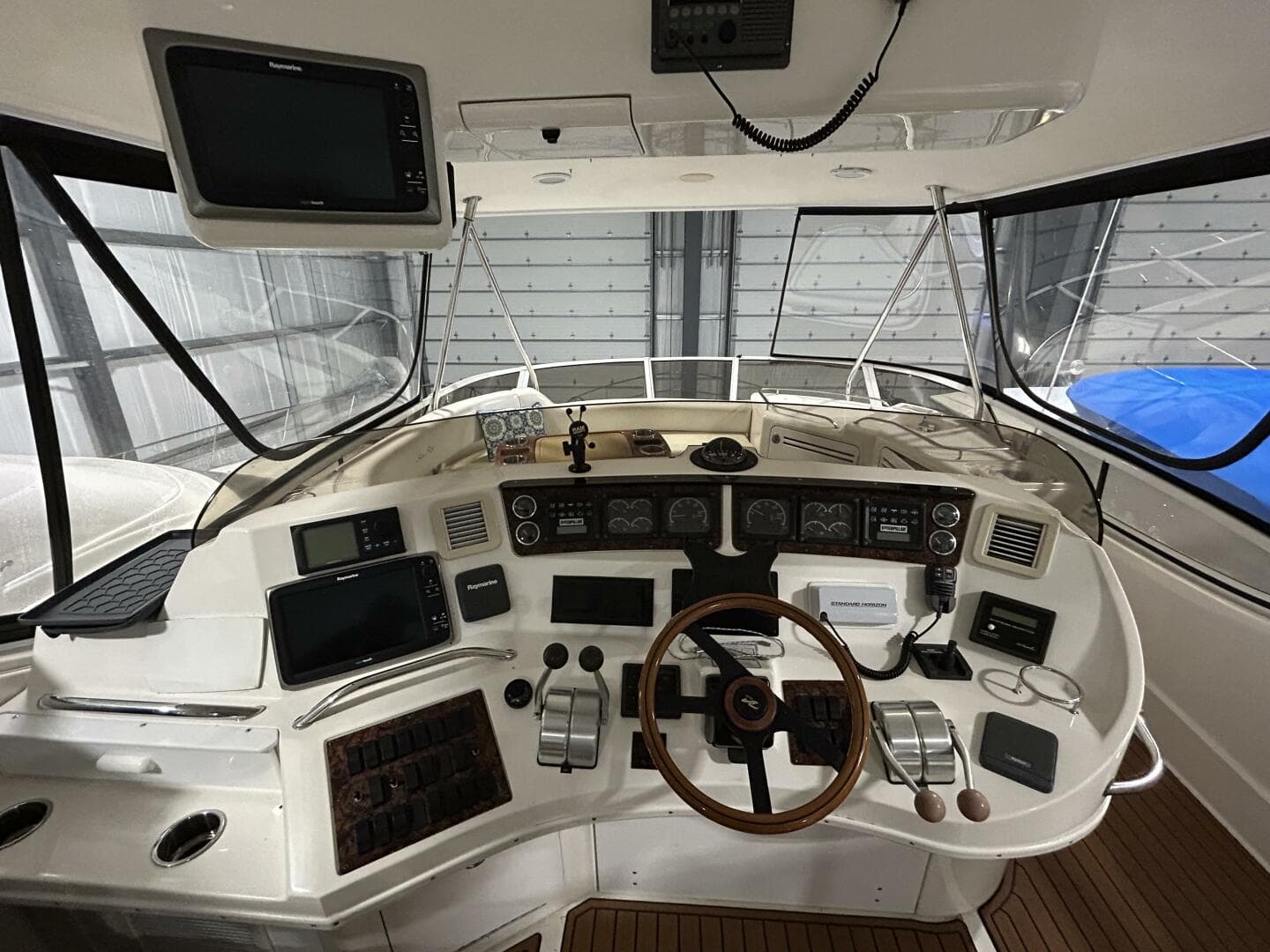 1999 Sea Ray 560 Sedan Bridge — photo 14