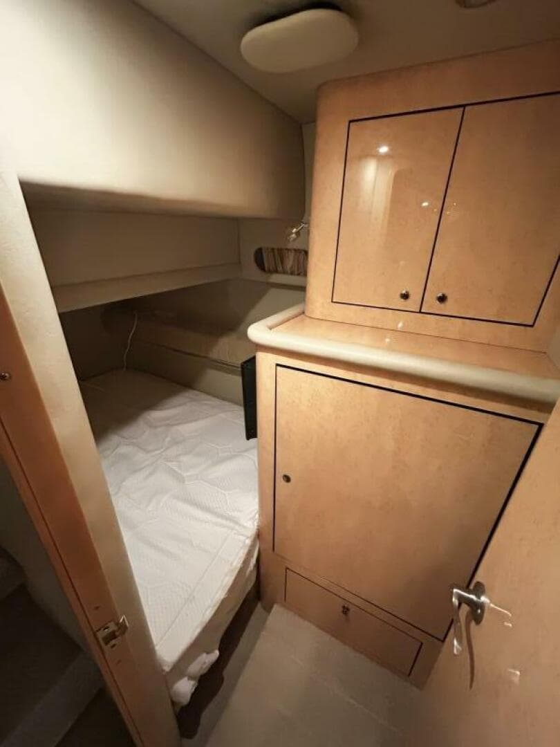 1999 Sea Ray 560 Sedan Bridge — photo 19