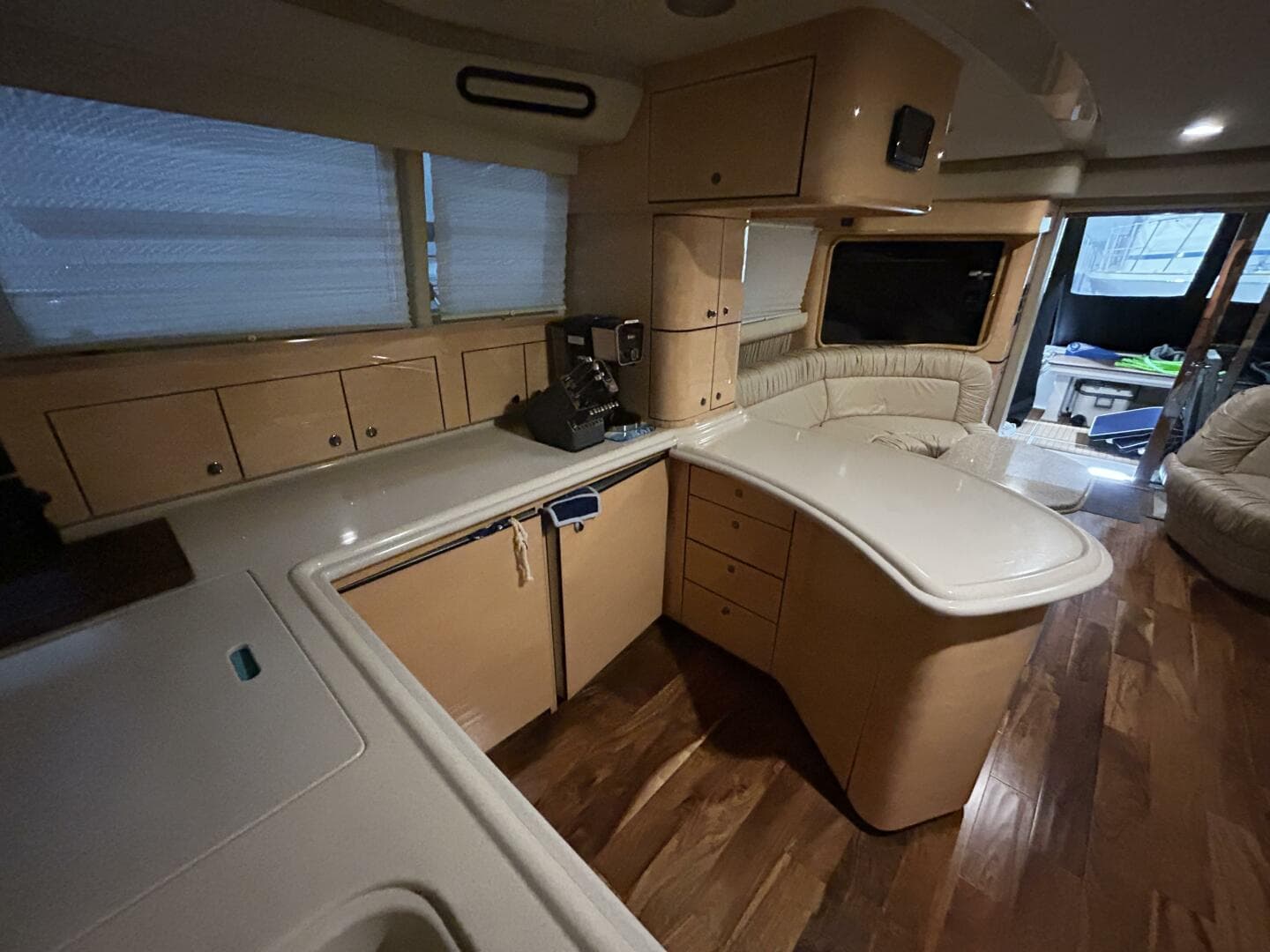 1999 Sea Ray 560 Sedan Bridge — photo 7