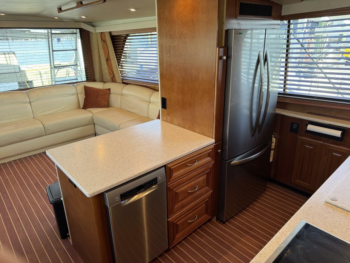 1995 Viking 58 Convertible — photo 23