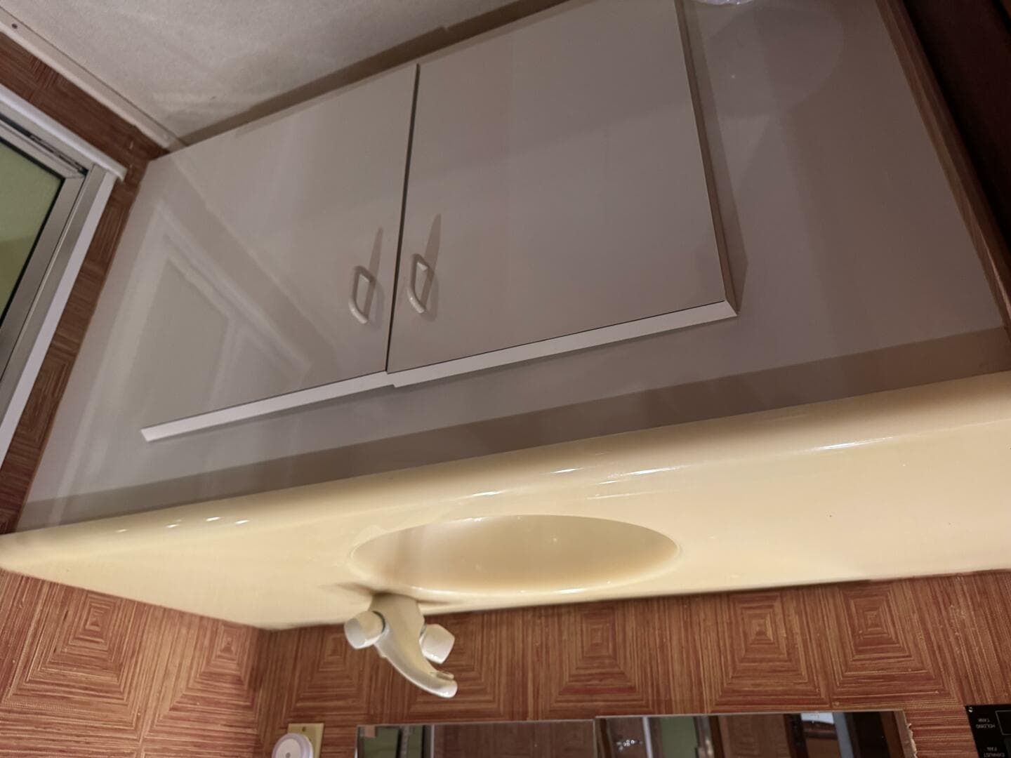 1995 Viking 58 Convertible — photo 29