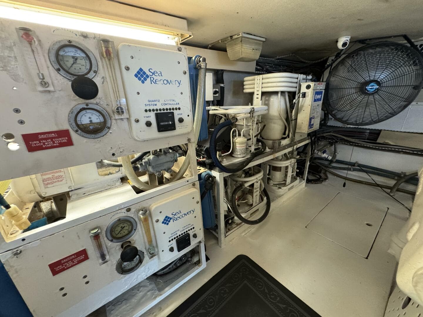 1995 Viking 58 Convertible — photo 63