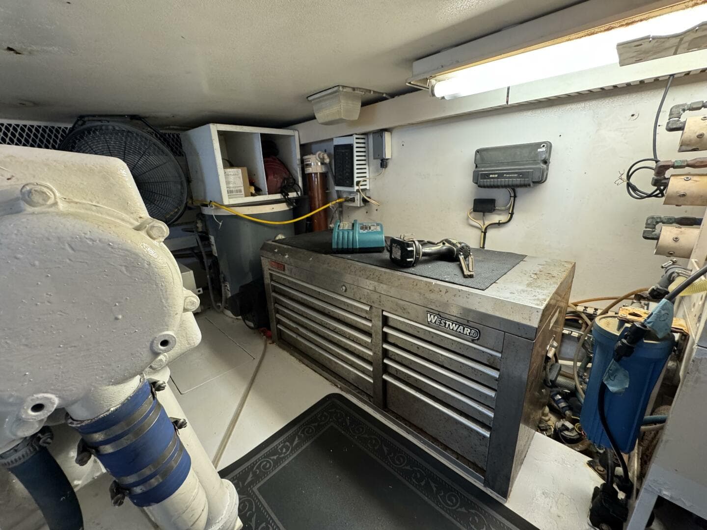 1995 Viking 58 Convertible — photo 64