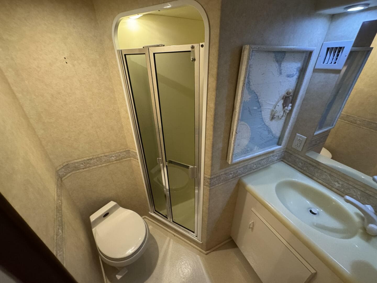 1995 Viking 58 Convertible — photo 32