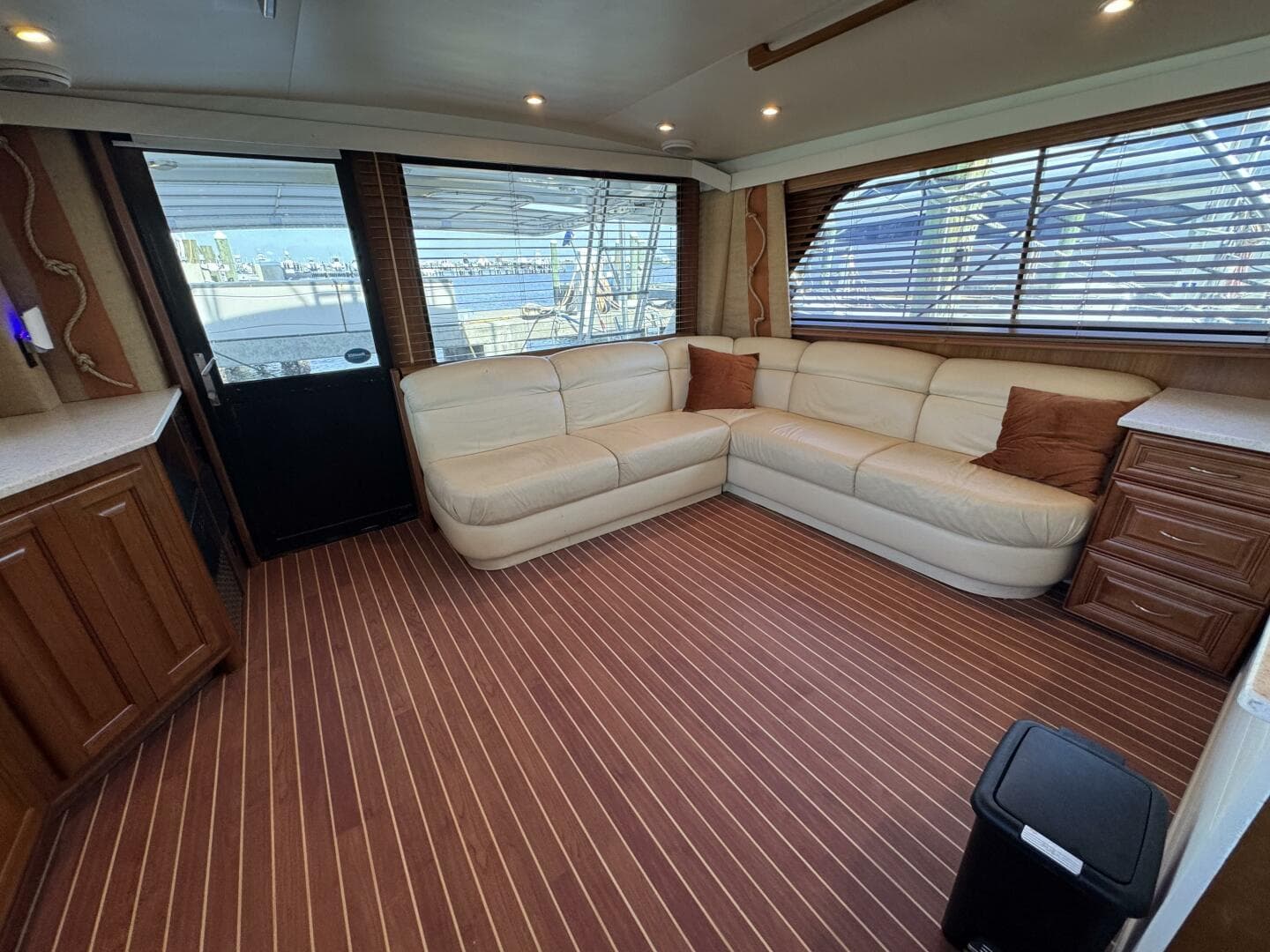 1995 Viking 58 Convertible — photo 14