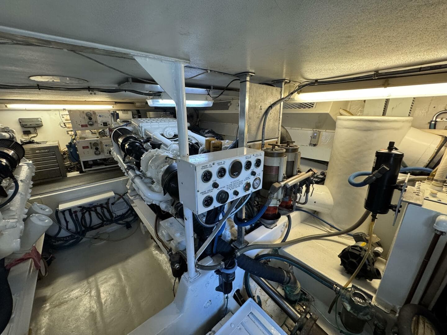 1995 Viking 58 Convertible — photo 61