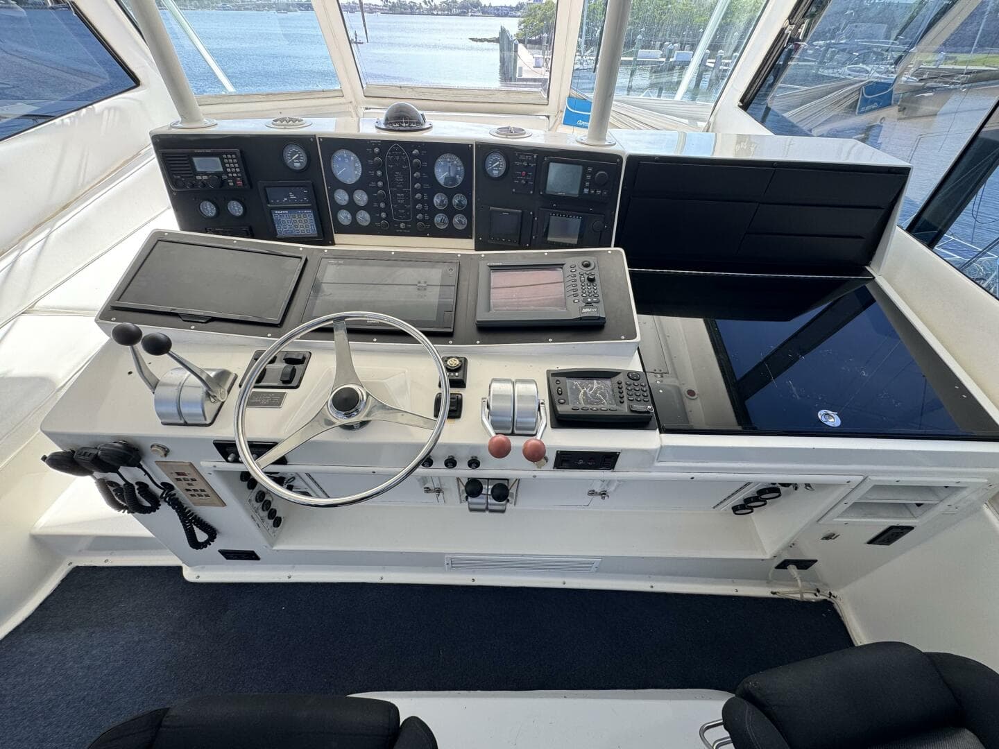 1995 Viking 58 Convertible — photo 51