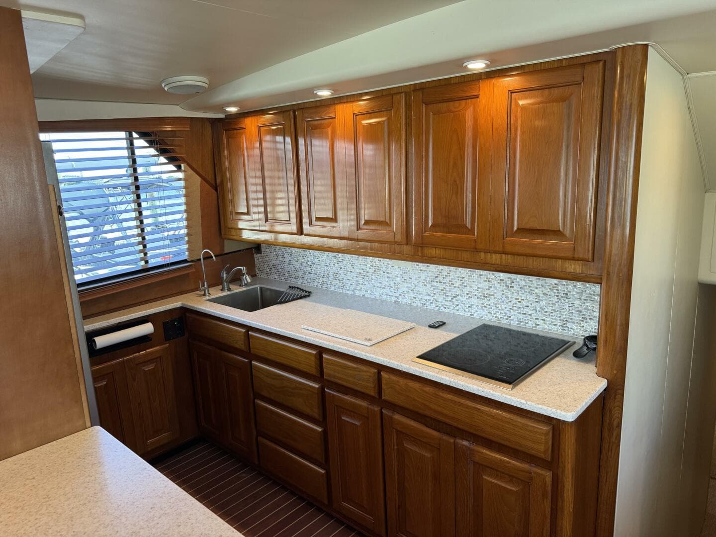 1995 Viking 58 Convertible — photo 22