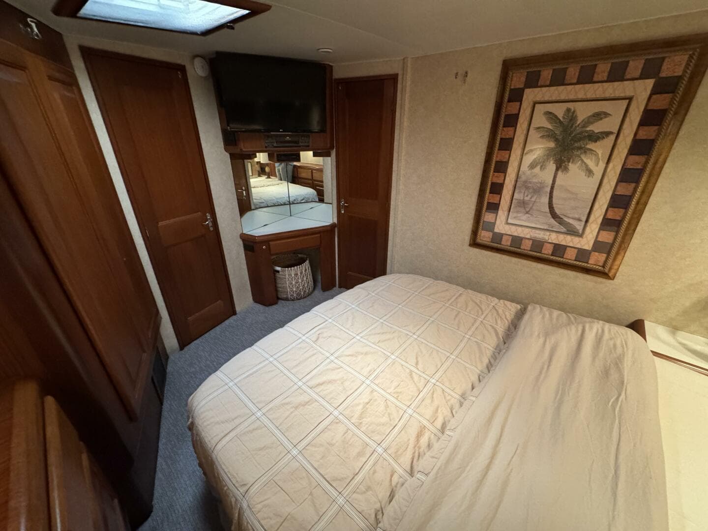 1995 Viking 58 Convertible — photo 25