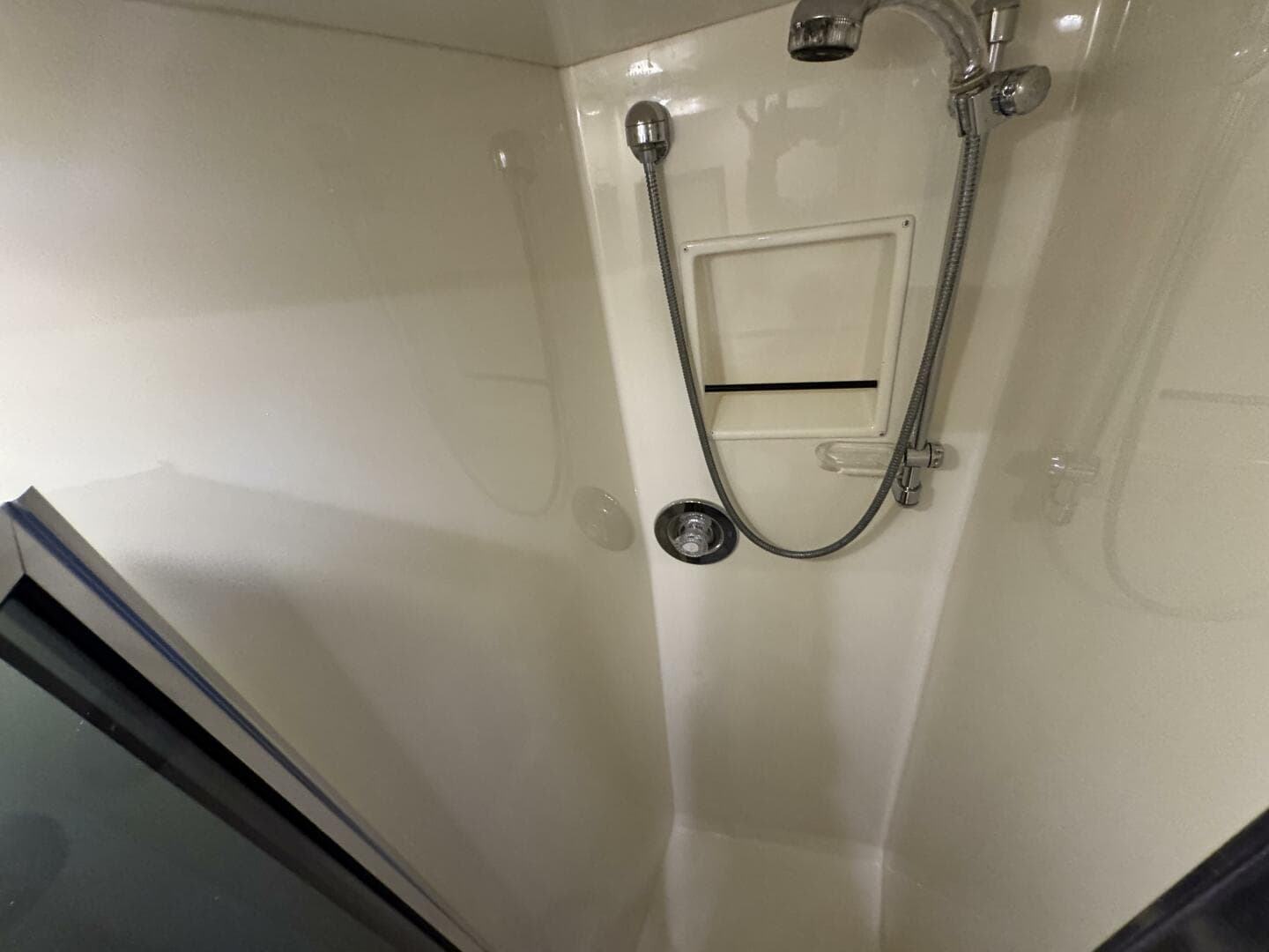 1995 Viking 58 Convertible — photo 34