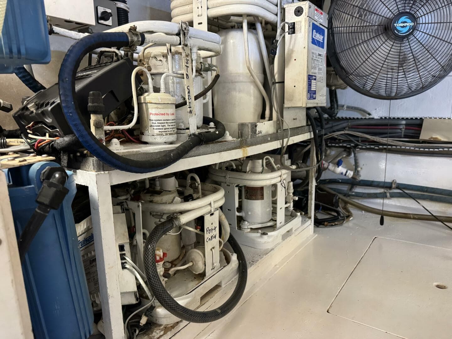 1995 Viking 58 Convertible — photo 66