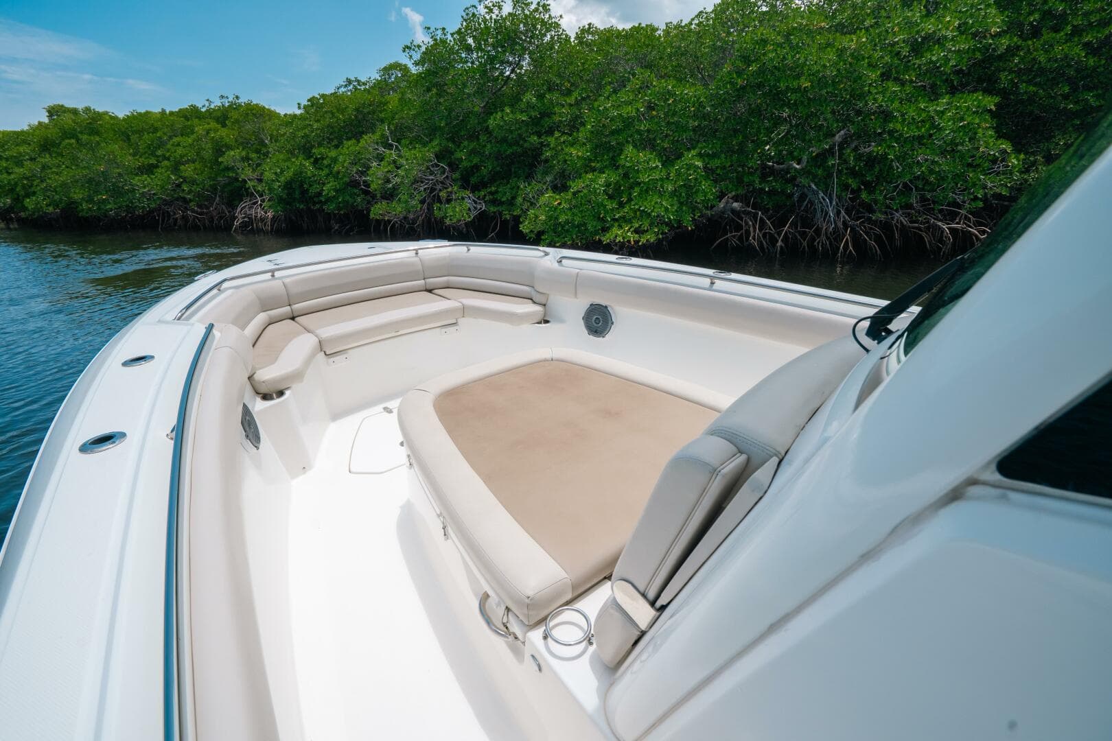 2019 Center Console 330 Outrage — photo 8