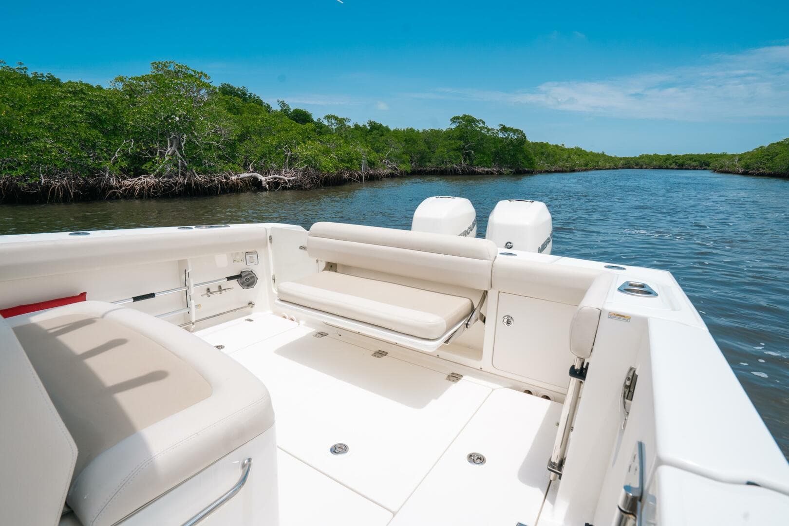 2019 Center Console 330 Outrage — photo 18