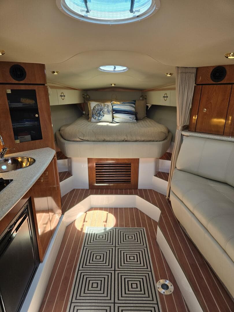 2007 Fountain 38 Express Cruiser — photo 10