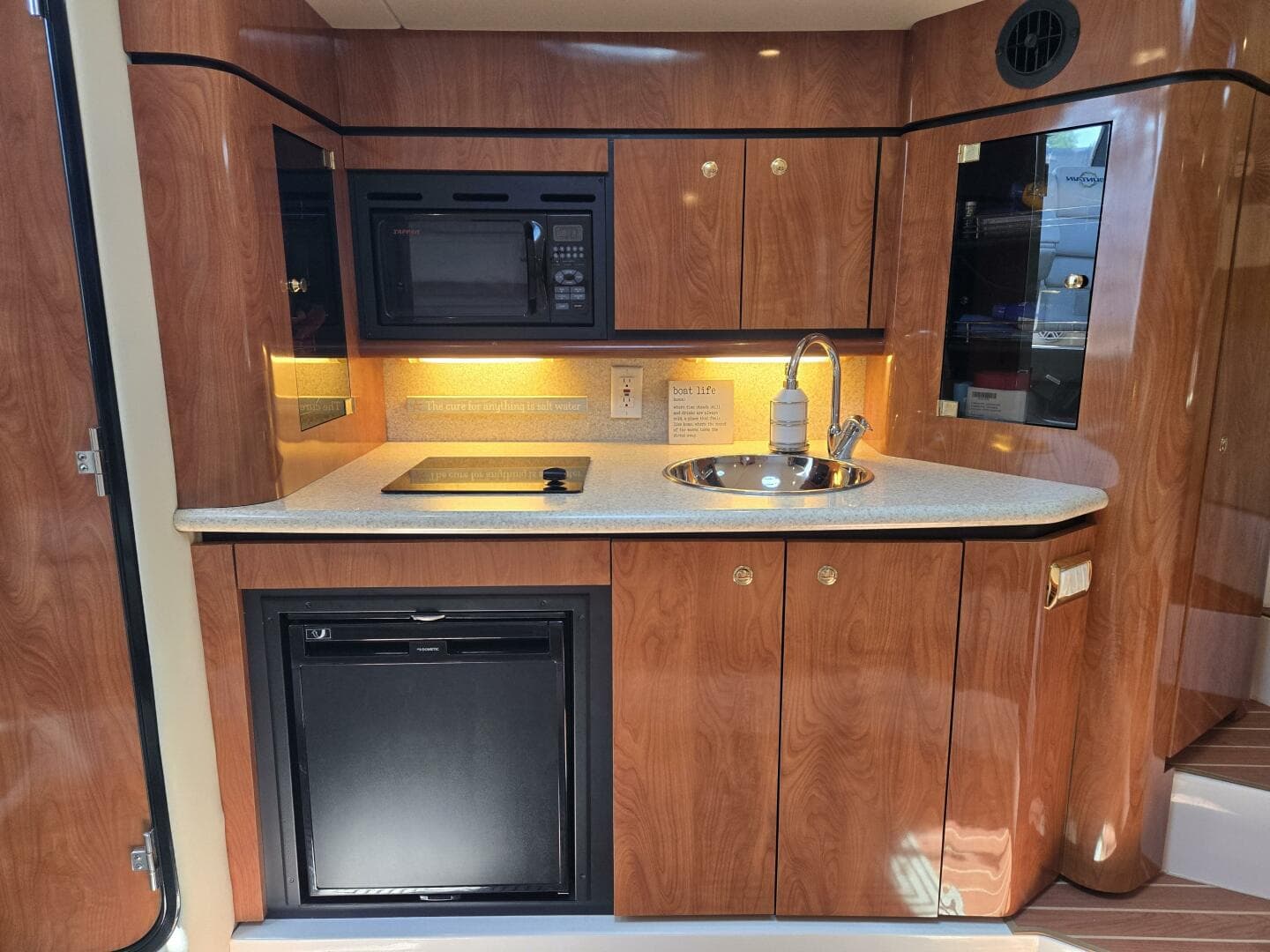 2007 Fountain 38 Express Cruiser — photo 11