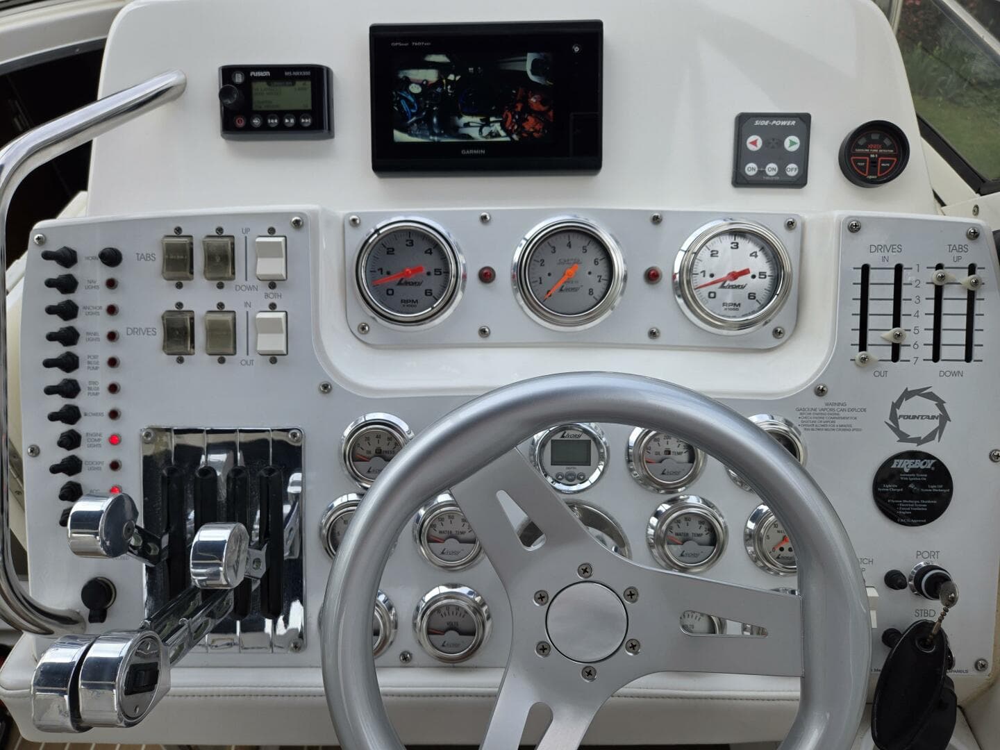 2007 Fountain 38 Express Cruiser — photo 8