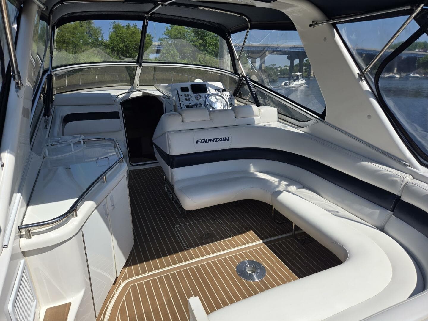 2007 Fountain 38 Express Cruiser — photo 6