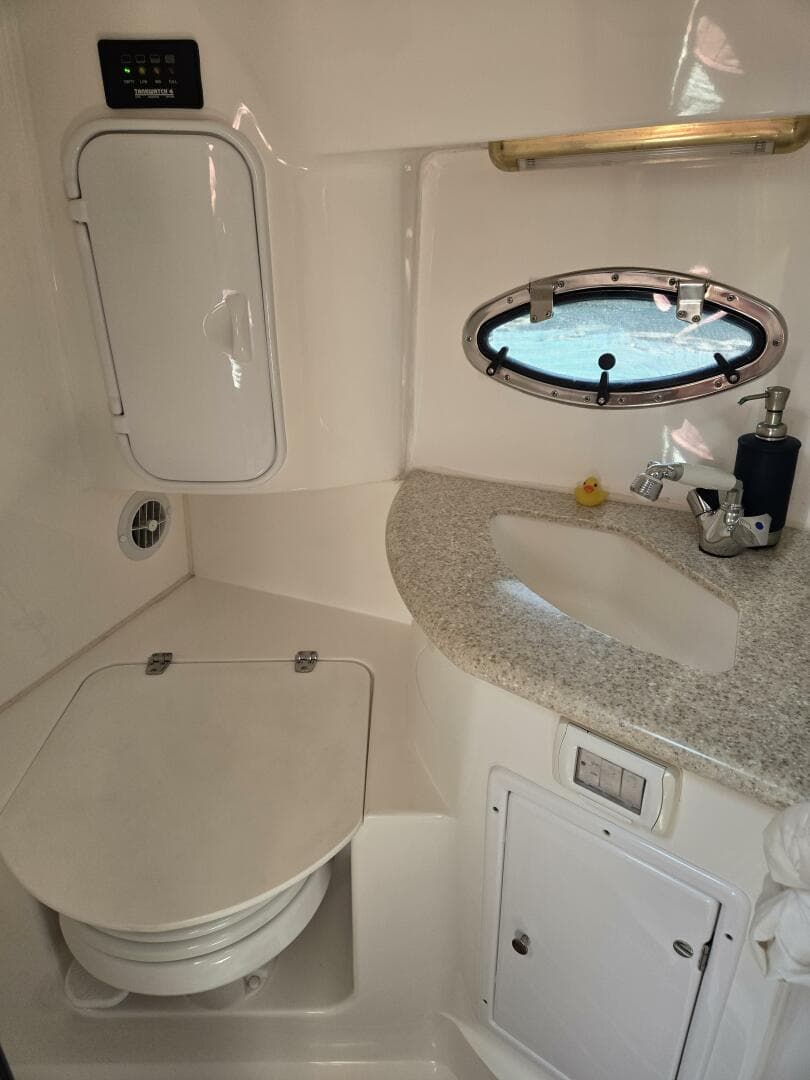 2007 Fountain 38 Express Cruiser — photo 18