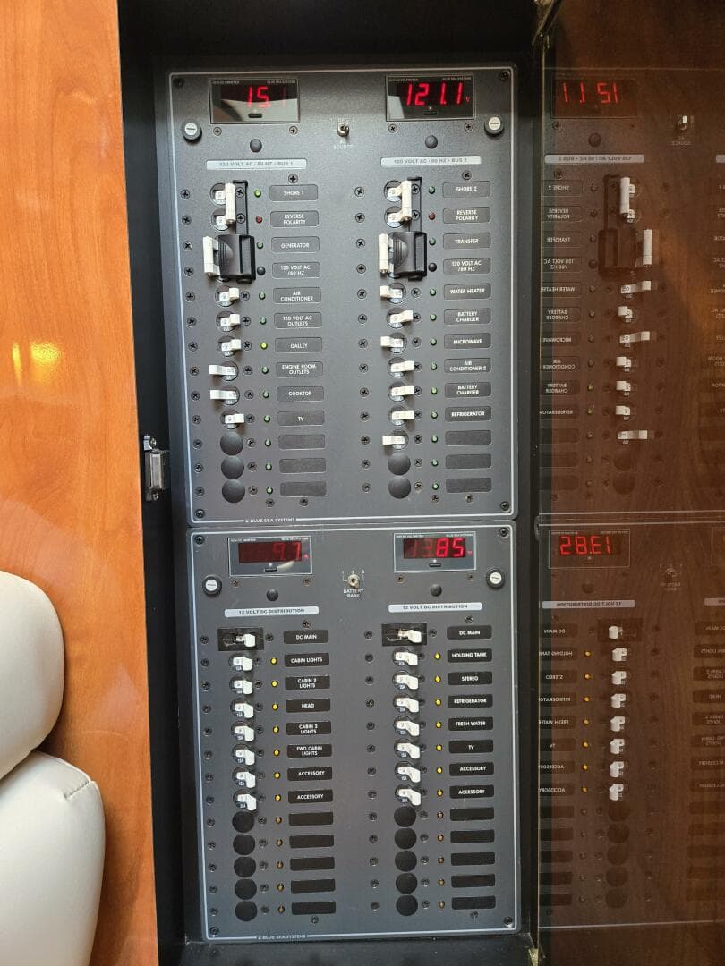 2007 Fountain 38 Express Cruiser — photo 21