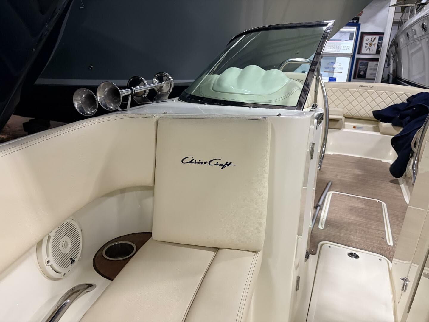 2020 Chris-Craft — photo 19