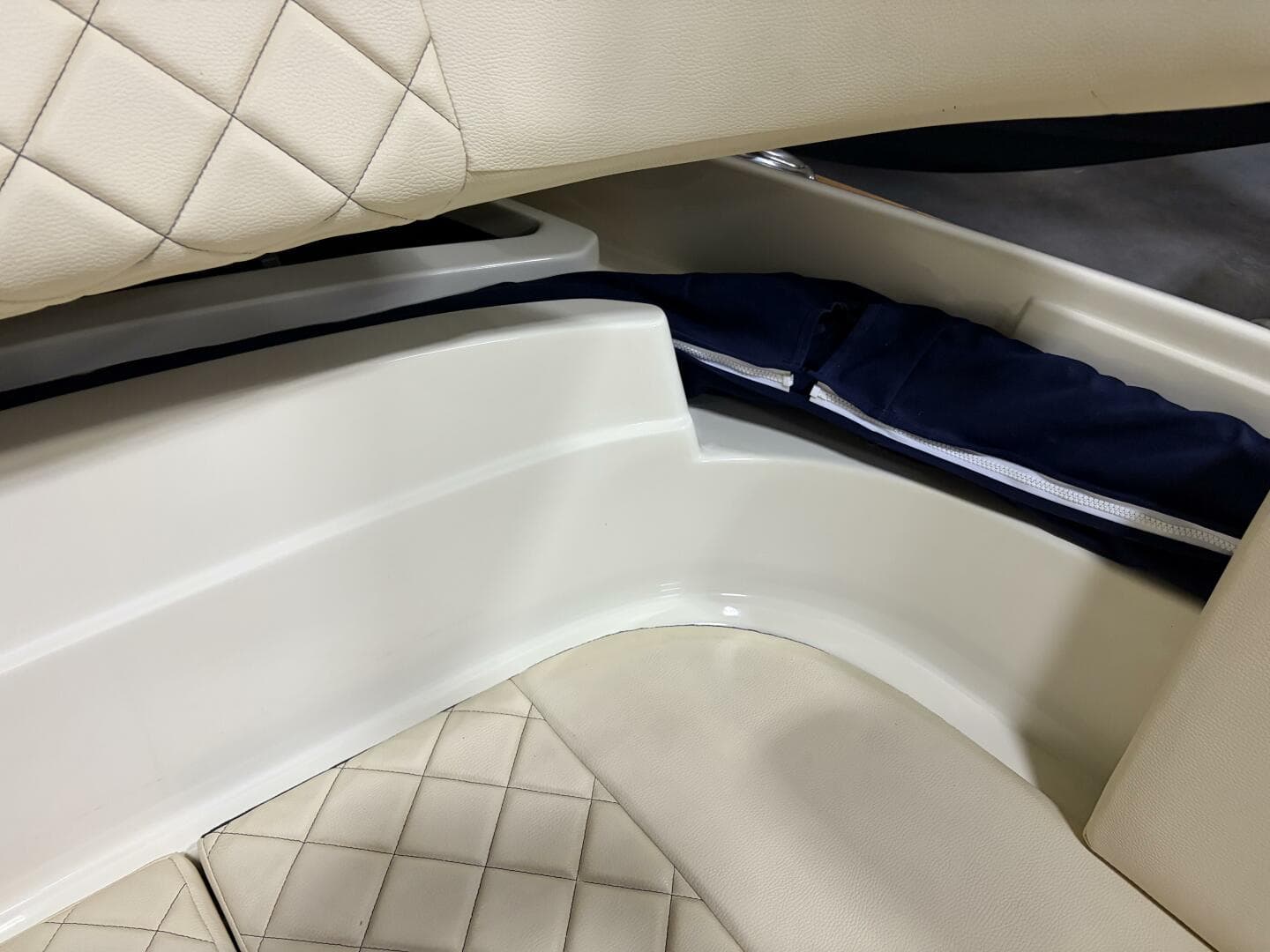 2020 Chris-Craft — photo 36