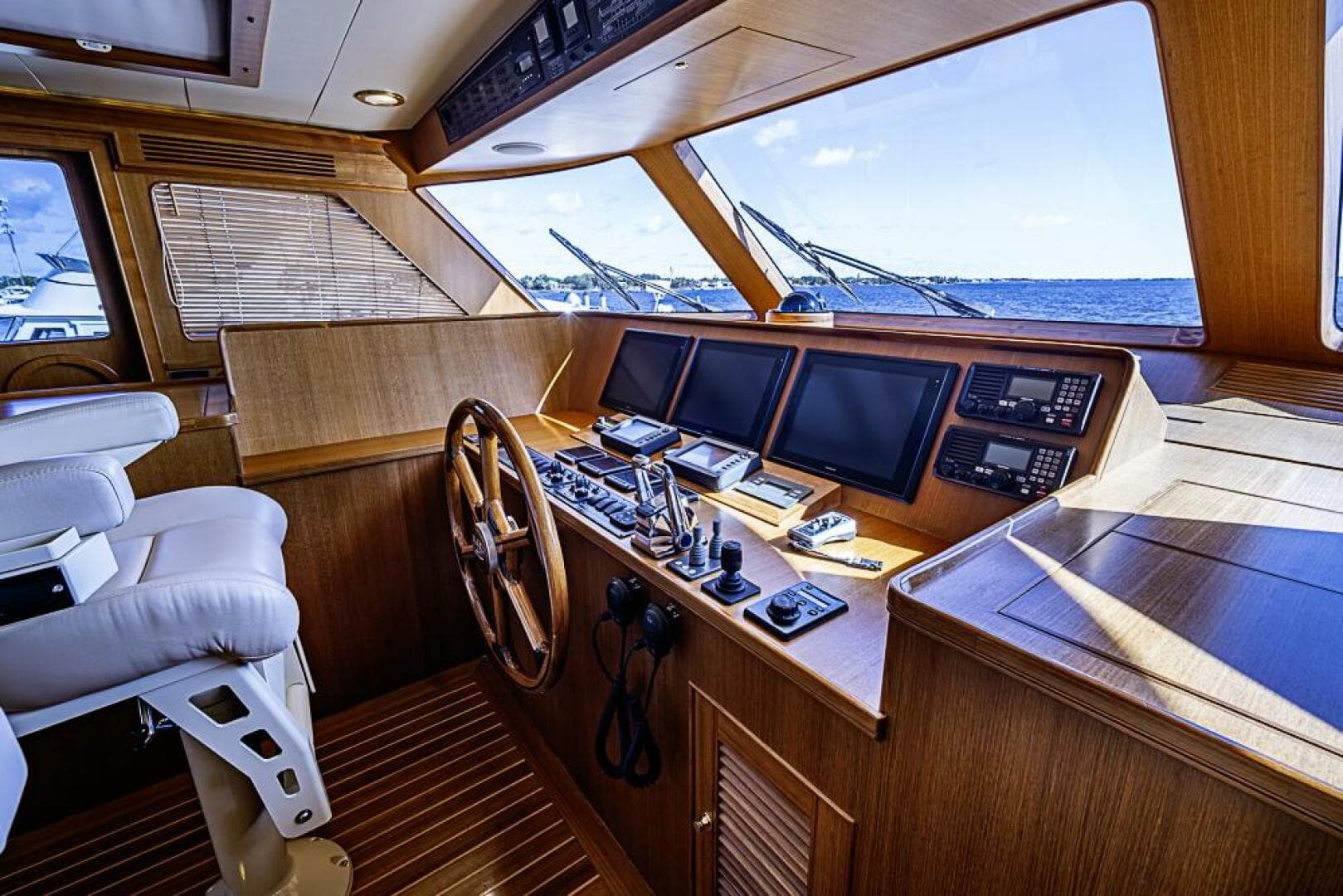 2014 Marlow Explorer 66E — photo 19