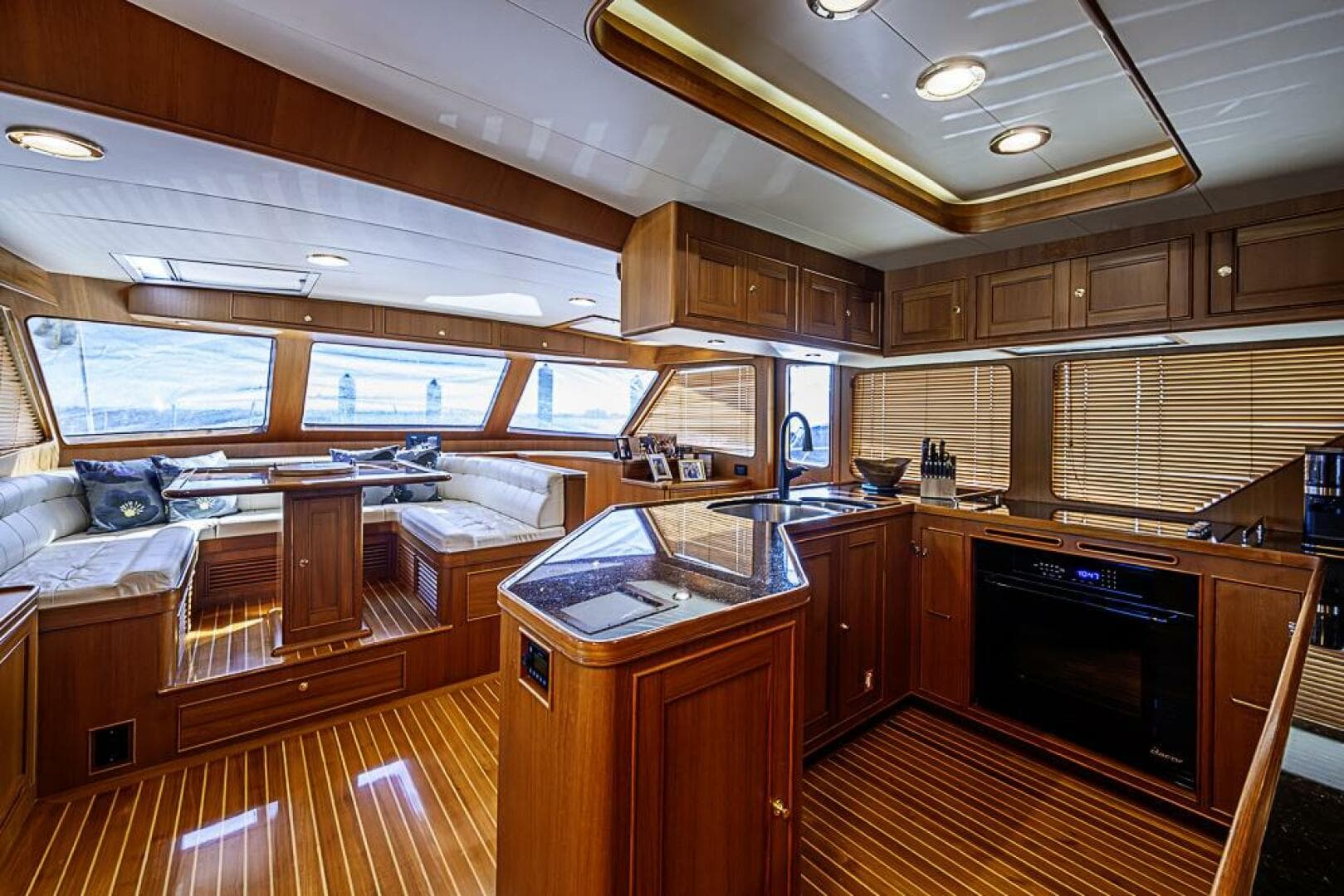 2014 Marlow Explorer 66E — photo 27