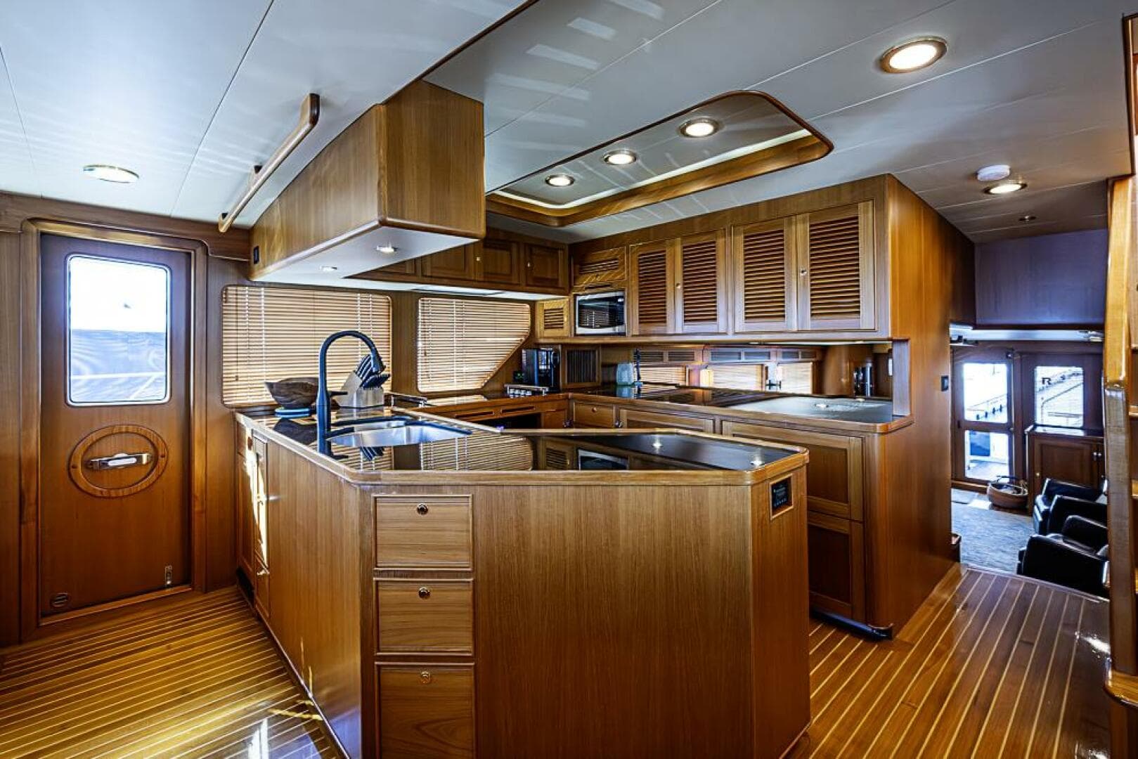 2014 Marlow Explorer 66E — photo 31