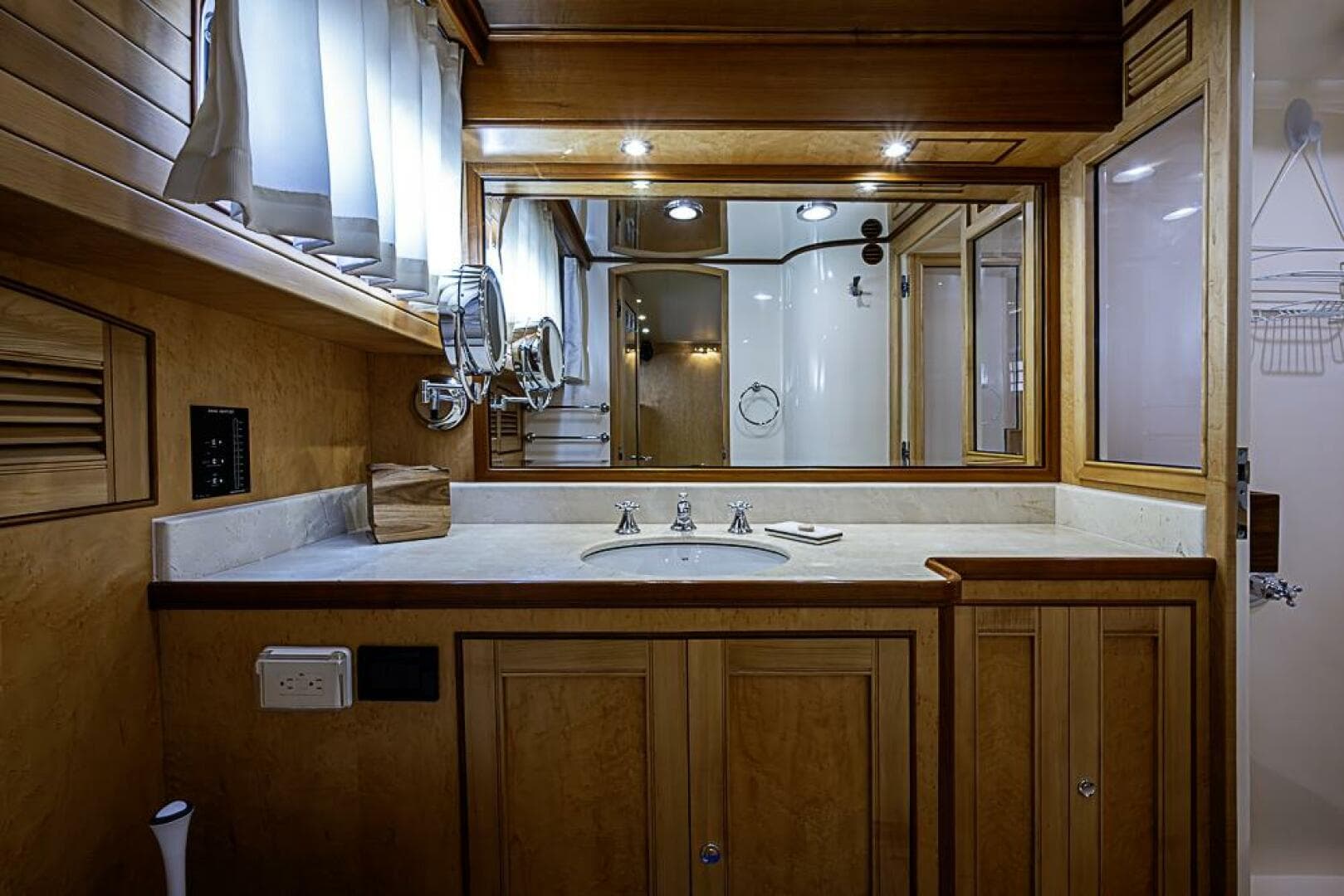 2014 Marlow Explorer 66E — photo 45