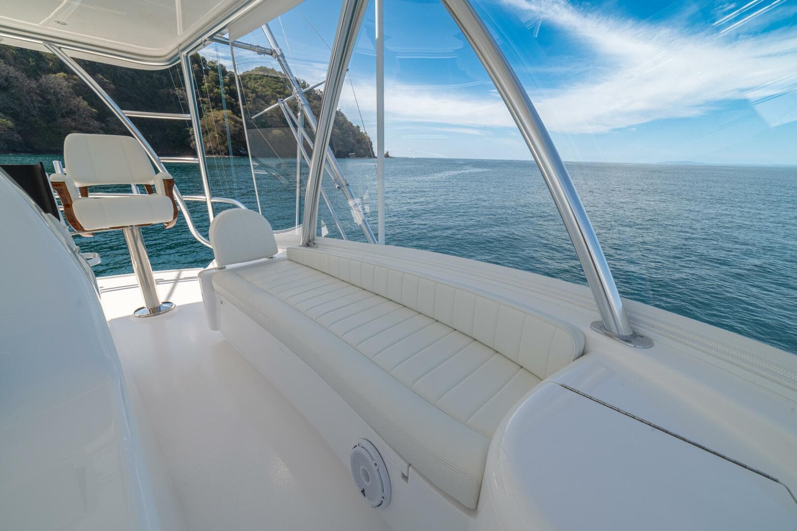 2025 Viking 58 Convertible — photo 40
