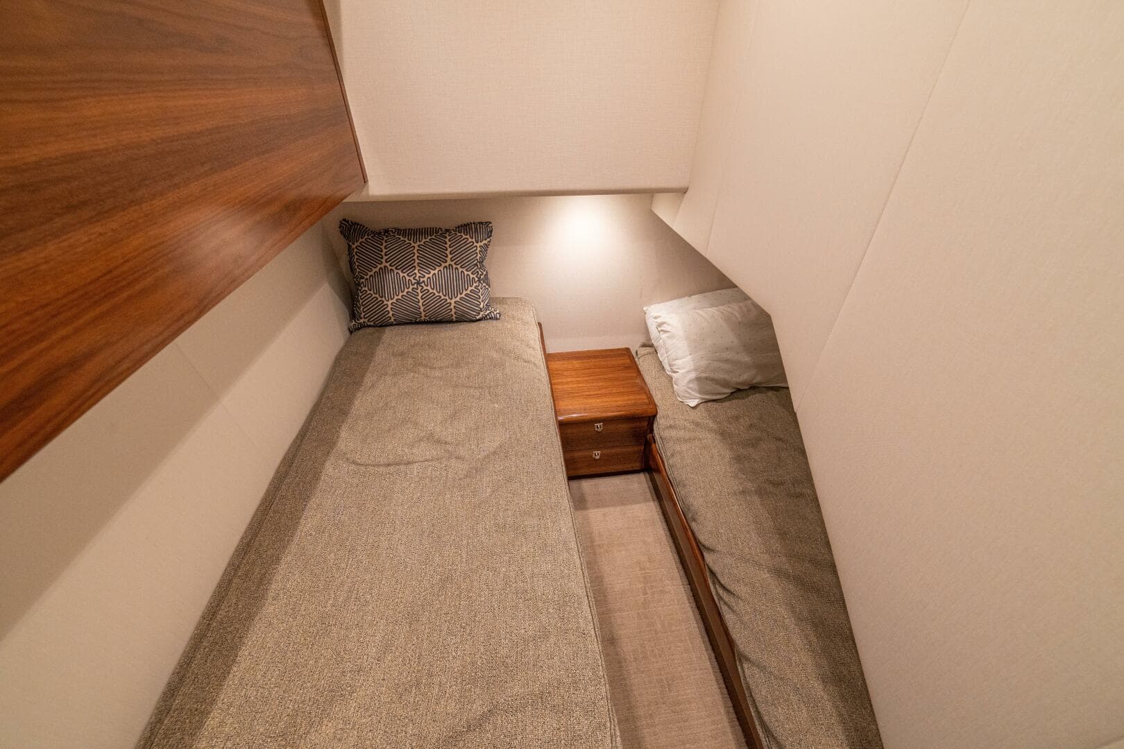 2025 Viking 58 Convertible — photo 29