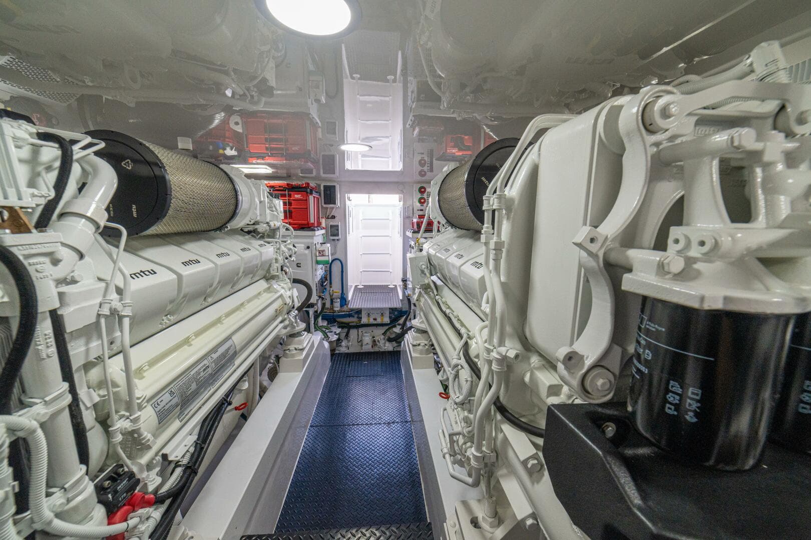 2025 Viking 58 Convertible — photo 43