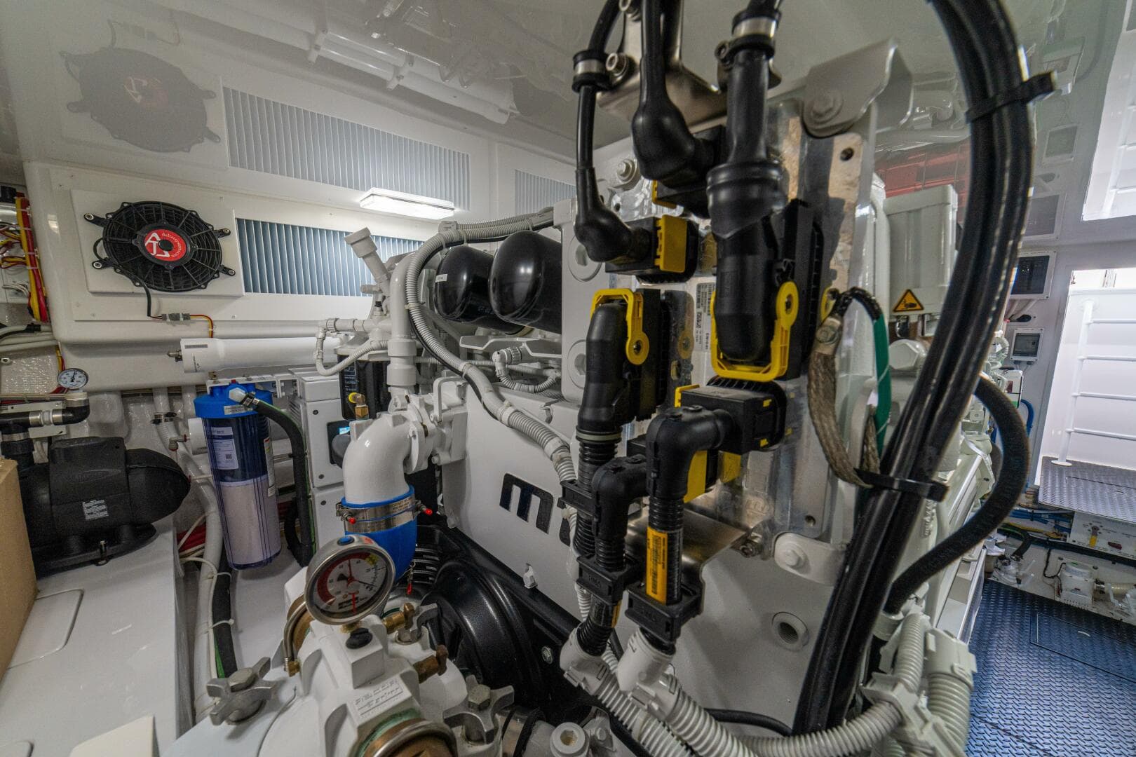 2025 Viking 58 Convertible — photo 51